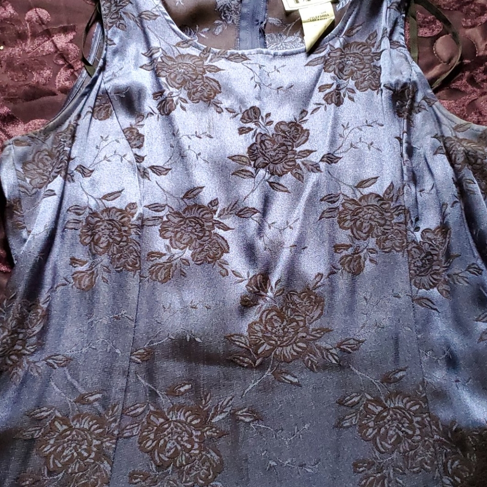 Dress - Picture 2 of 4